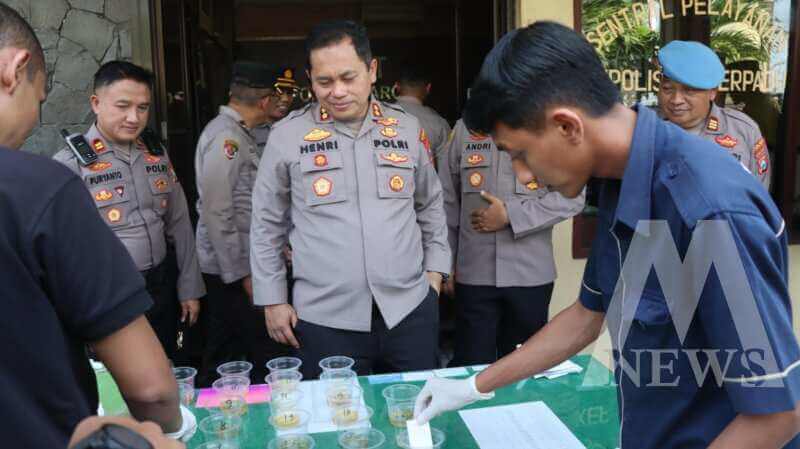 Kapolres Nganjuk AKBP Henri Noveri Santoso kunjungi Polsek Baron