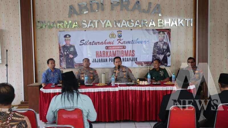 Kapolres Nganjuk AKBP Henri Noveri Santoso Silaturahmi Kamtibmas di Baron