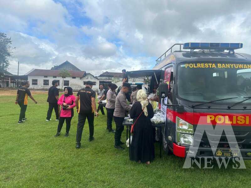 Polresta Banyuwangi berbagi lewat wayang golek