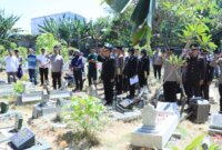 Polres Gresik beri penghormatan terakhir