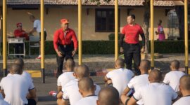 Instruktur saat edukasi Casis Diktukba