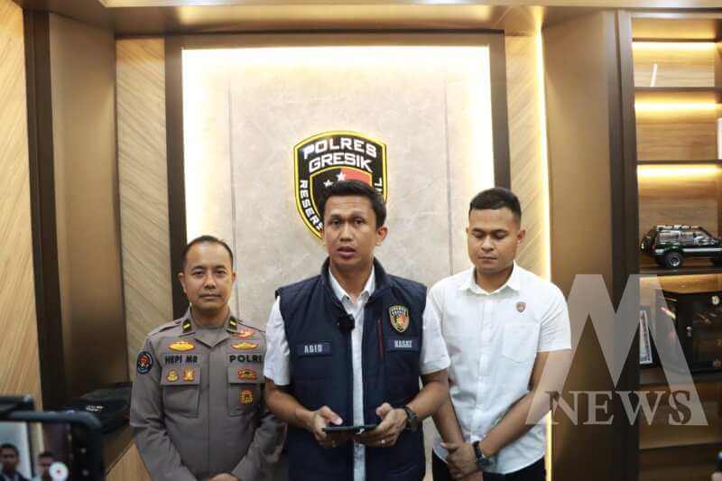 Kasatreskrim Polres Gresik AKP Abid Uais Al-Qarni Aziz beri keterangan
