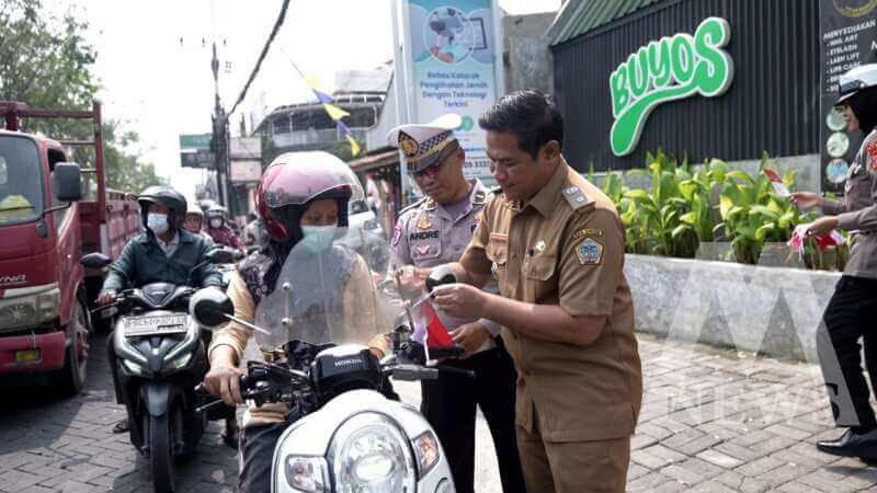 Kanit Kamsel Satlantas Polres Gresik gelar Polantas Menyapa