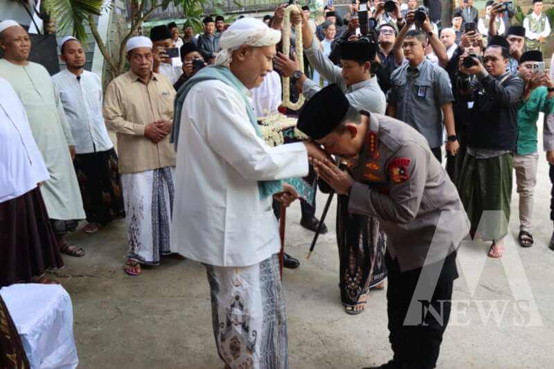 Kapolri Jenderal Listyo Sigit Prabowo saat Silaturahmi ke Ponpes Al-Hamidy Banyuanyar