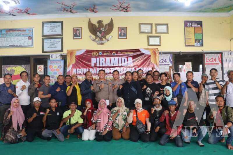 Polres Pelabuhan Tanjung Perak, Polsek Semampir dan media