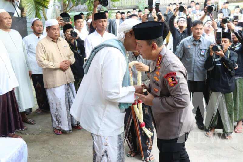 Kapolri Jenderal Listyo Sigit Prabowo saat silaturahmi ke Ponpes Al-Hamidy Banyuanyar
