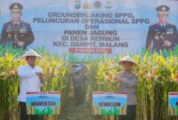 Irwasum Polri Komjen Pol. Prof. Dr. Dedi Prasetyo saat panen jagung