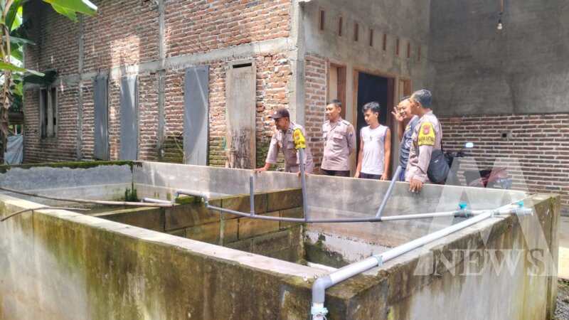 Bhabinkamtibmas Berbek sambangi Budidaya Lele dan Nila