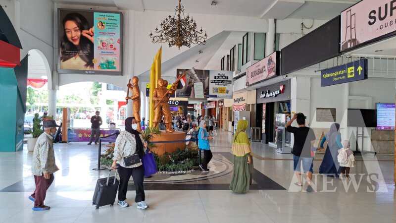 KAI Daop 8 Surabaya hadirkan nuansa tematik kemerdekaan