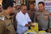 Kapolres Nganjuk AKBP Henri Noveri Santoso saat gelar Gerakan Pangan Murah