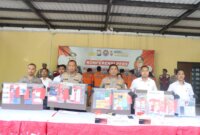 Polresta Sidoarjo ungkap kasus penjualan data pribadi beserta barang buktinya