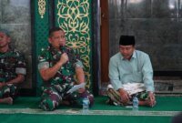 Kasrem 084/BJ Kolonel Inf Nico Reza H. Dipura saat doa bersama di Masjid Al Wathon