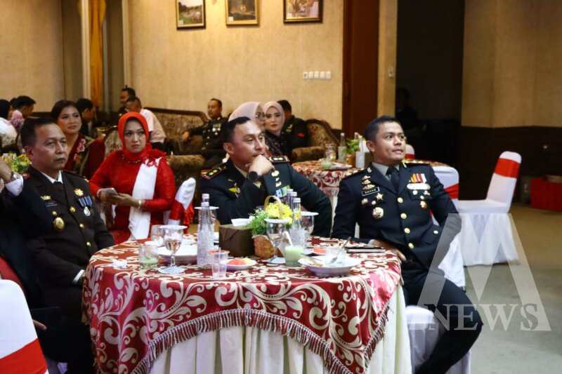 Kapolres Gresik AKBP Rovan Richard Mahenu saat hadiri peringatan HUT RI