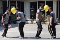 Anggota Polres Pelabuhan Tanjung Perak saat lomba di HUT RI