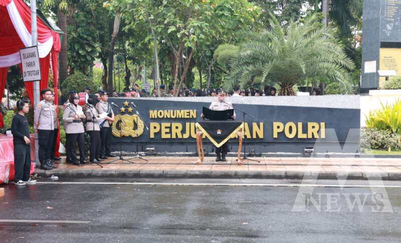 Upacara Peringati Hari Juang Polri di Surabaya