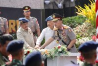 Kapolri Jenderal Listyo Sigit Prabowo resmikan patung M. Jasin di Surabaya