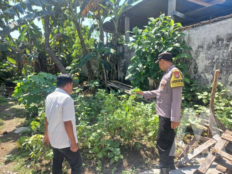 Bhabinkamtibmas Polres Nganjuk cek lahan Warga