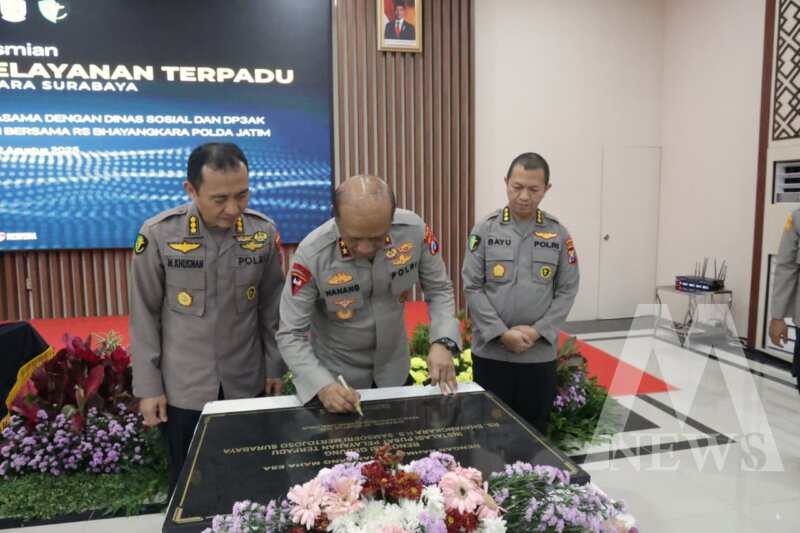 Kapolda Jatim Irjen Pol Drs. Nanang Avianto resmikan RS Bhayangkara H.S. Samsoeri Mertojoso