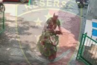 Tersangka diamankan Polisi beserta barang buktinya