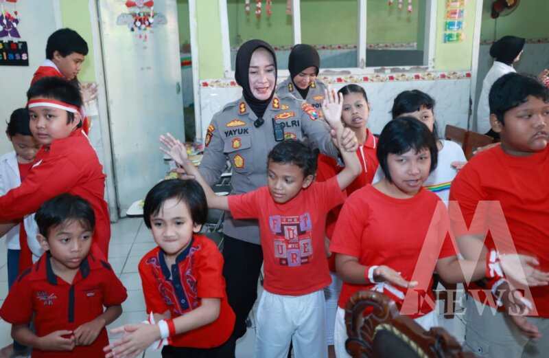 Pakor Polwan Polda Jatim AKBP Yayuk Purwaningtias kunjungi Yayasan Pendidikan Autis Mutiara Hati