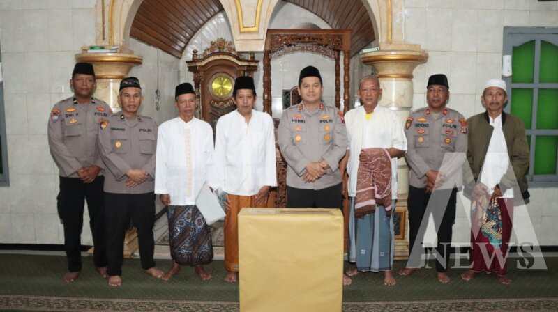 Kapolres Nganjuk AKBP Henri Noveri Santoso saat Safari Subuh