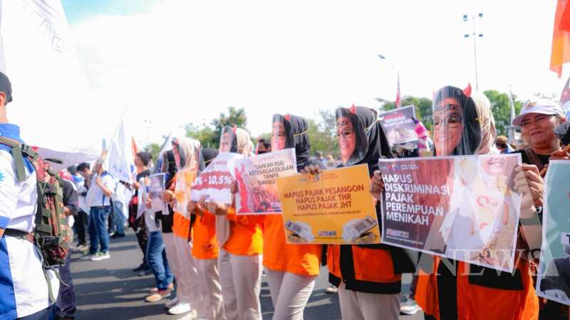 Aksi Unras Buruh