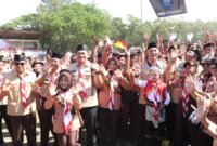 Kapolres Nganjuk AKBP Henri Noveri Santoso bersama generasi muda Pramuka
