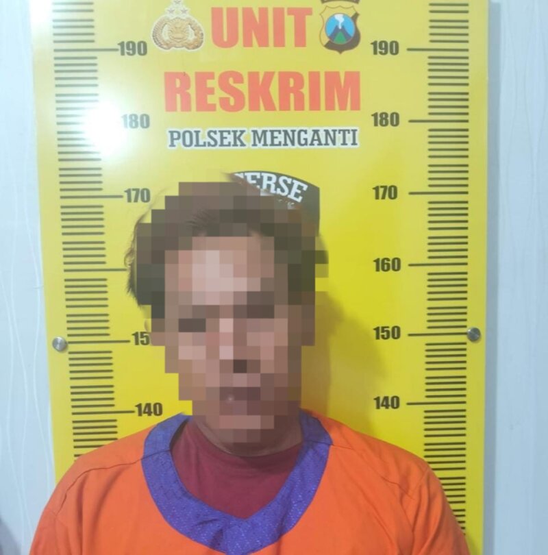Tersangka diamankan Polisi beserta barang buktinya