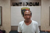 Tersangka diamankan Polisi beserta barang buktinya