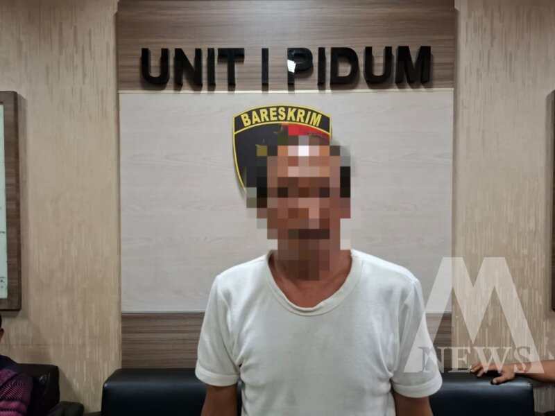 Tersangka diamankan Polisi beserta barang buktinya