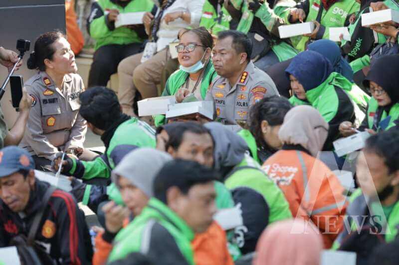 Polrestabes Surabaya dan 500 Ojol Doa Bersama