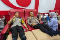 Kapolres Gresik AKBP Rovan Richard Mahenu ikuti Donor Darah