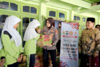 Polwan SPN Polda Jatim Baksos ke ponpes Yatim Piatu Al Hasyimi