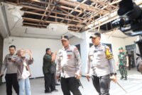 Kapolda Jatim Irjen Pol Drs. Nanang Avianto didampingi Kapolres Kediri AKBP Bramastyo Priaji cek lokasi