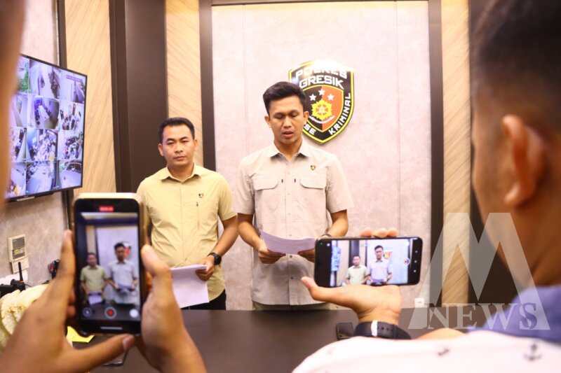 Kasatreskrim Polres Gresik AKP Abid Uais Al-Qarni Aziz beri keterangan
