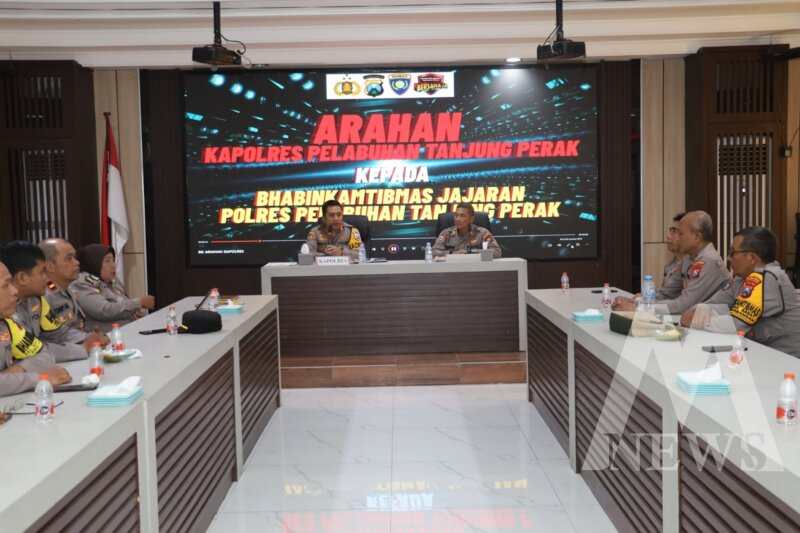 Kapolres Pelabuhan Tanjung Perak Surabaya AKBP Wahyu Hidayat ajak hidupkan Pam Swakarsa