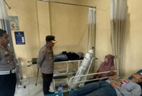 Kapolres Probolinggo AKBP M. Wahyudin Latif sambangi korban Laka Bus