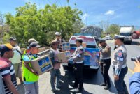 Satlantas Polres Situbondo bagi Sembako