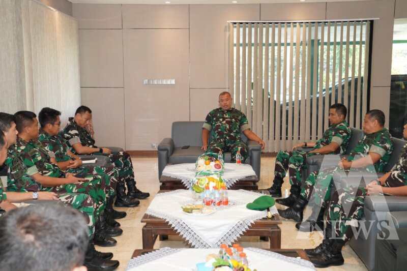 Danrem 084/BJ Brigjen TNI Danny Alkadrie sambut kedatangan tim audit Inspektorat Kodam V/Brawijaya