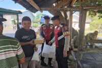 Polres Situbondo bagi nasi kotak program Pasabber