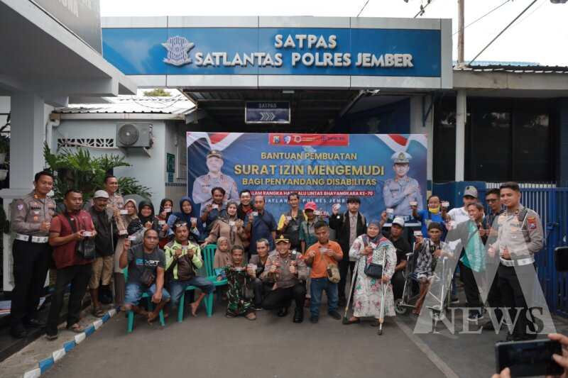 Satlantas Polres Jember bersama penyandang Disabilitas