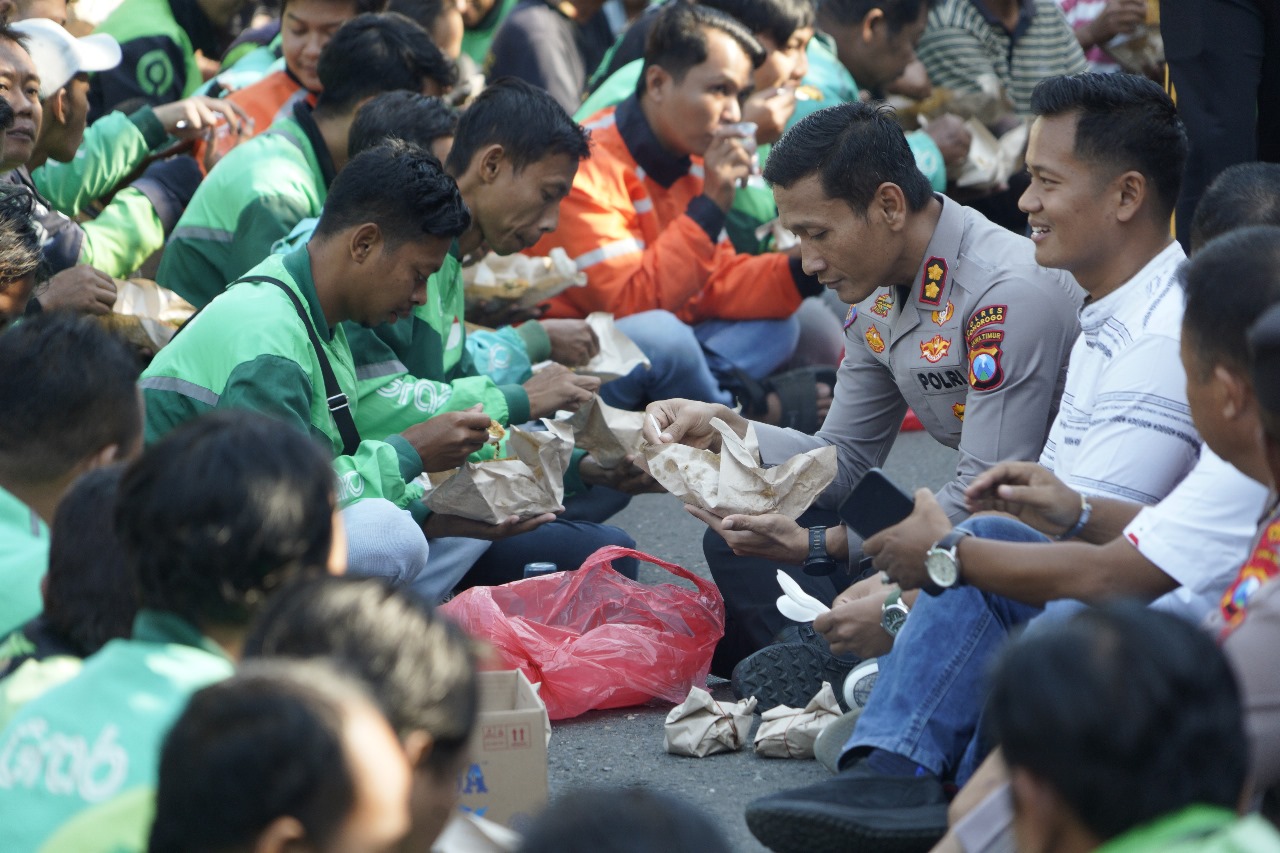 Kapolres Ponorogo AKBP Andin Wisnu Sudibyo gelar Baksos