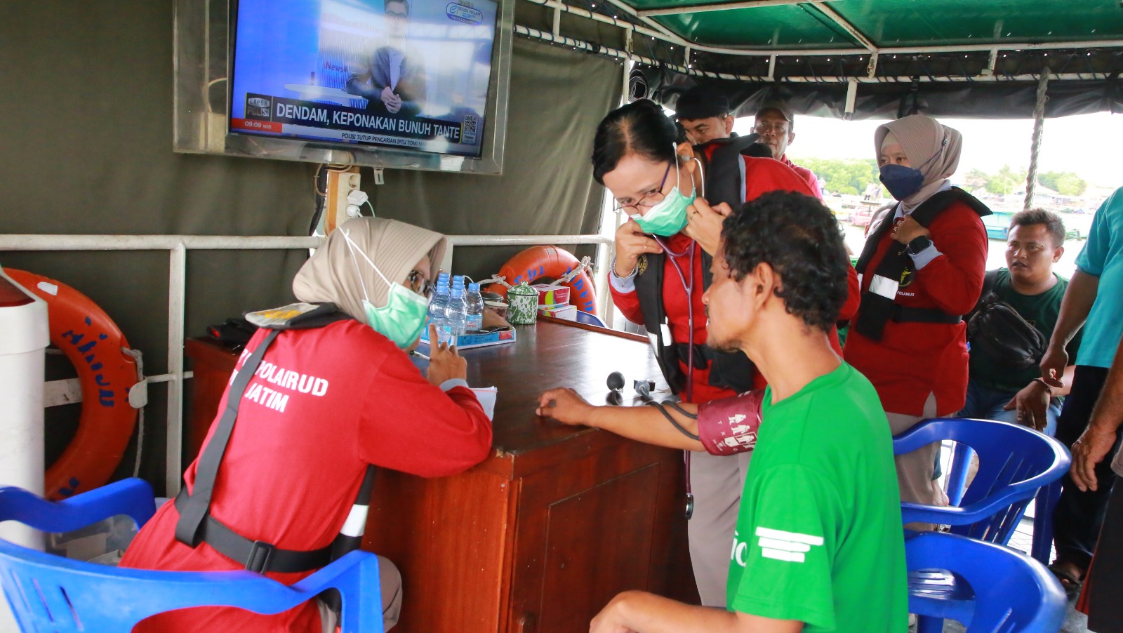 Ditpolairud Polda Jatim gelar klinik terapung