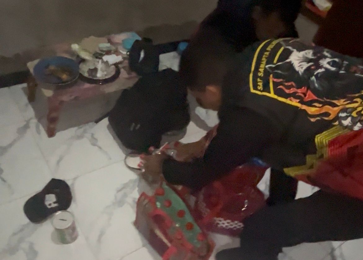 Satsamapta Polres Gresik sita miras import dan arak Bali