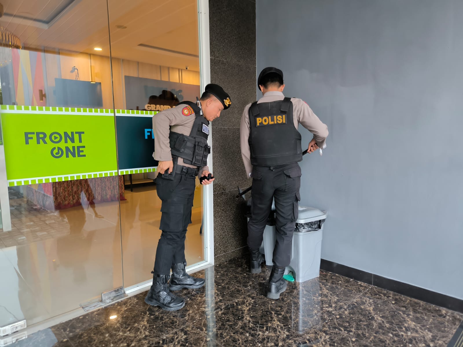 Satsamapta Polres Nganjuk sterilisasi Hotel Front One