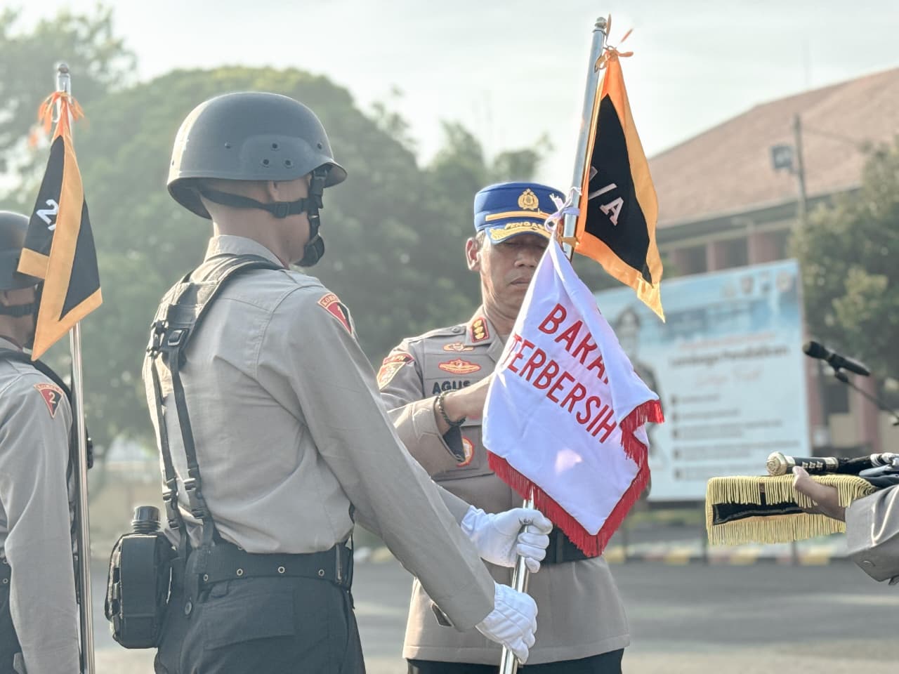 Kombespol Agus Wibowo saat upacara bendera