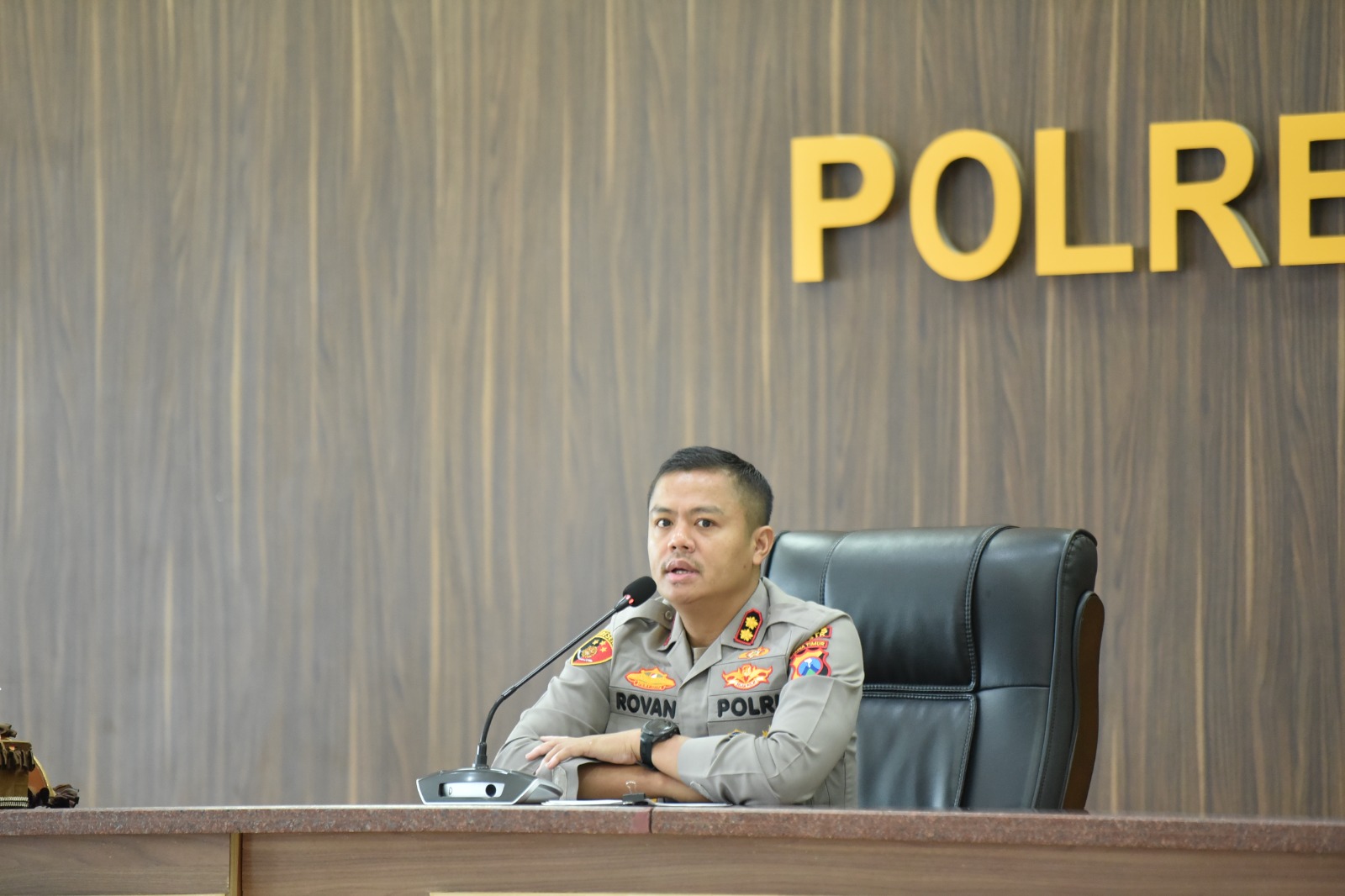 Kapolres Gresik AKBP Rovan Richard Mahenu