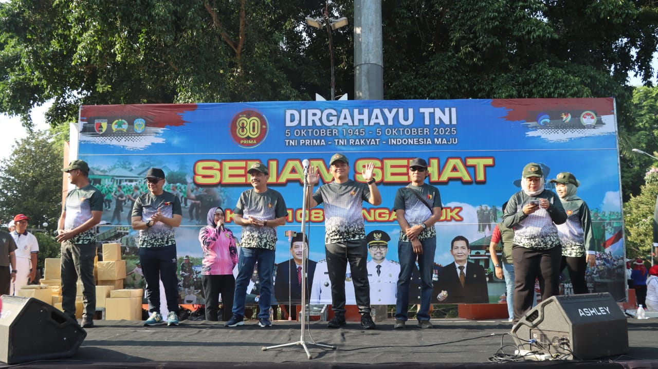 Kapolres Nganjuk AKBP Henri Noveri Santoso hadiri Baksos di HUT TNI ke-80