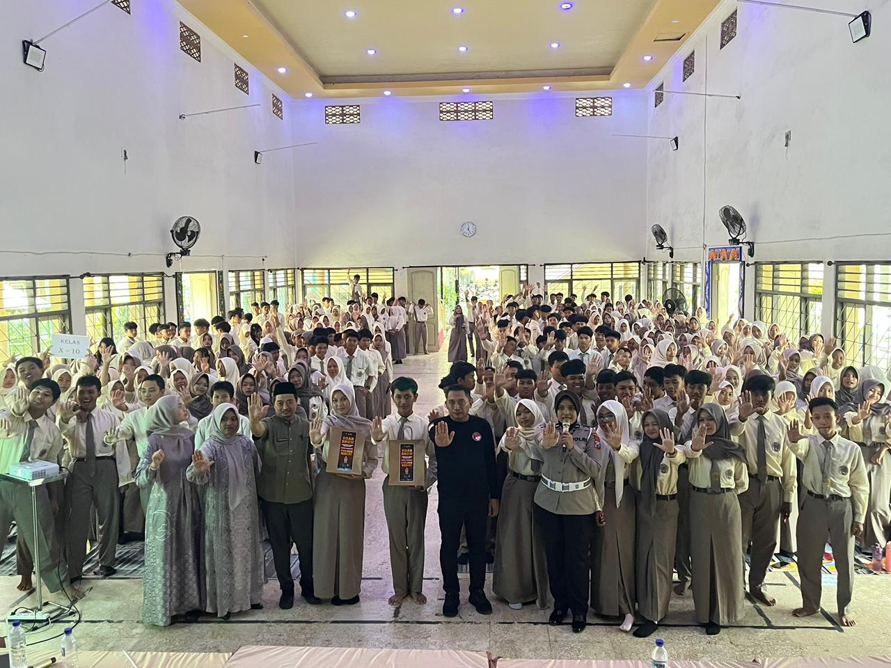 Polres Kediri gelar roadshow di SMAN 1 Kandat
