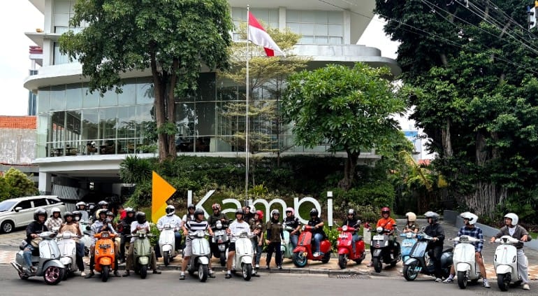 Sunday Morning Vespa Riding di Kampi Hotel Tunjungan Surabaya